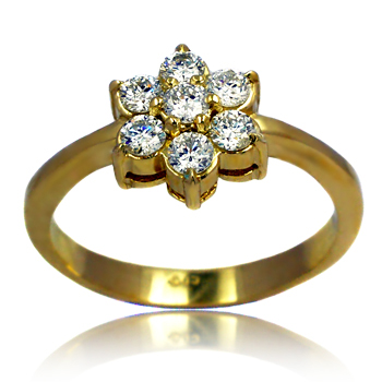 טבעת יהלומים בדוגמאת "פרח" 7 יהלומים