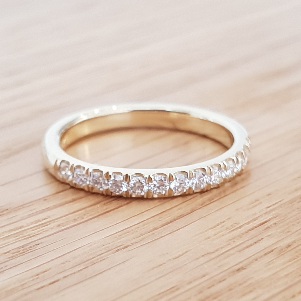 טבעת יהלומים שורה חישוק עגול רבע קראט יהלומים