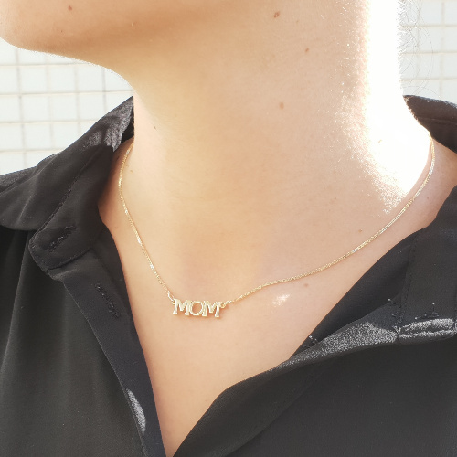 Realistic picture of 14k yellow gold MOM necklace