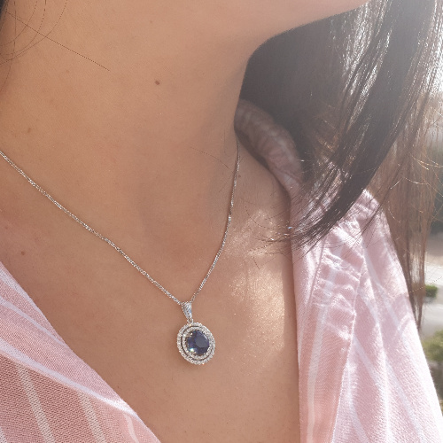 תליון שתי שורות יהלומים ואבן ספיר