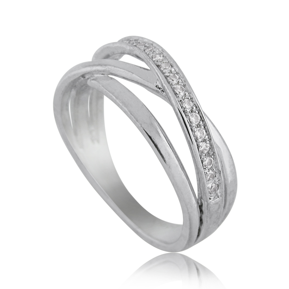 A delicate & designed diamond ring