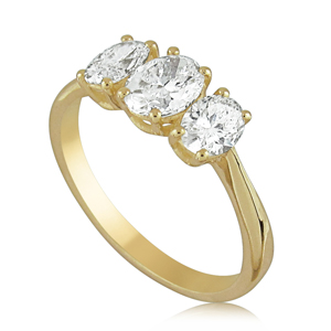 טבעת זהב צהוב מעוטרת 3 יהלומי אובלים