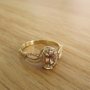תמונה אמיתית של טבעת אירוסין בהשראת דנה 
