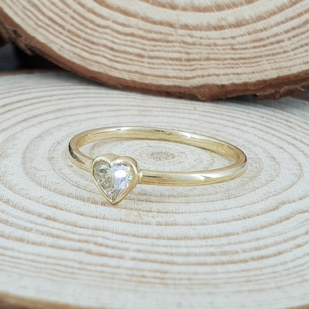 14k Gold, 0.24ct Diamond Heart Shape Ring