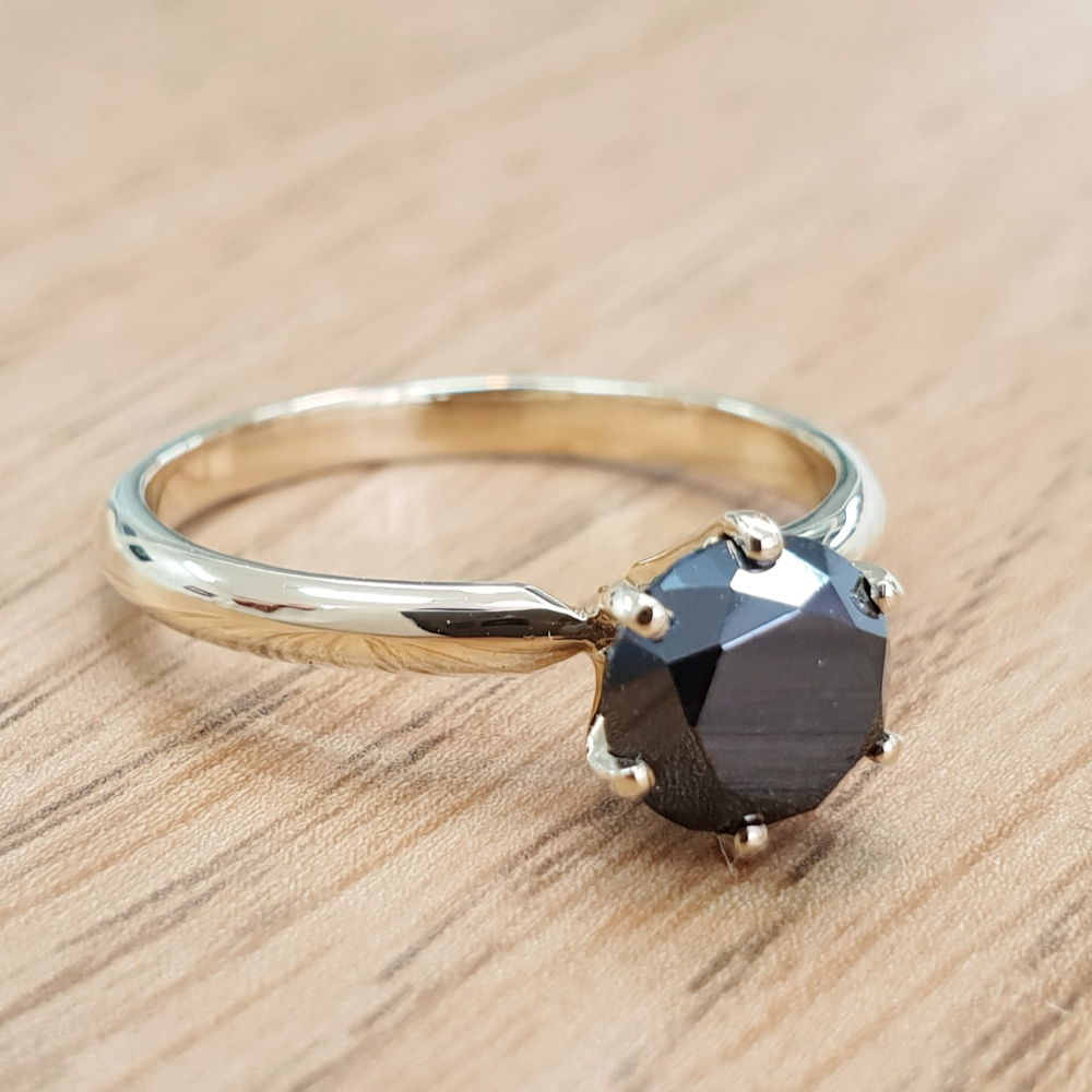 טבעת יהלום שחור גדול 1.50 קראט