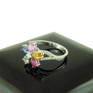 תמונה נוספת של התכשיט טבעת יהלומים מעוצבת ומשולבת אבני חן