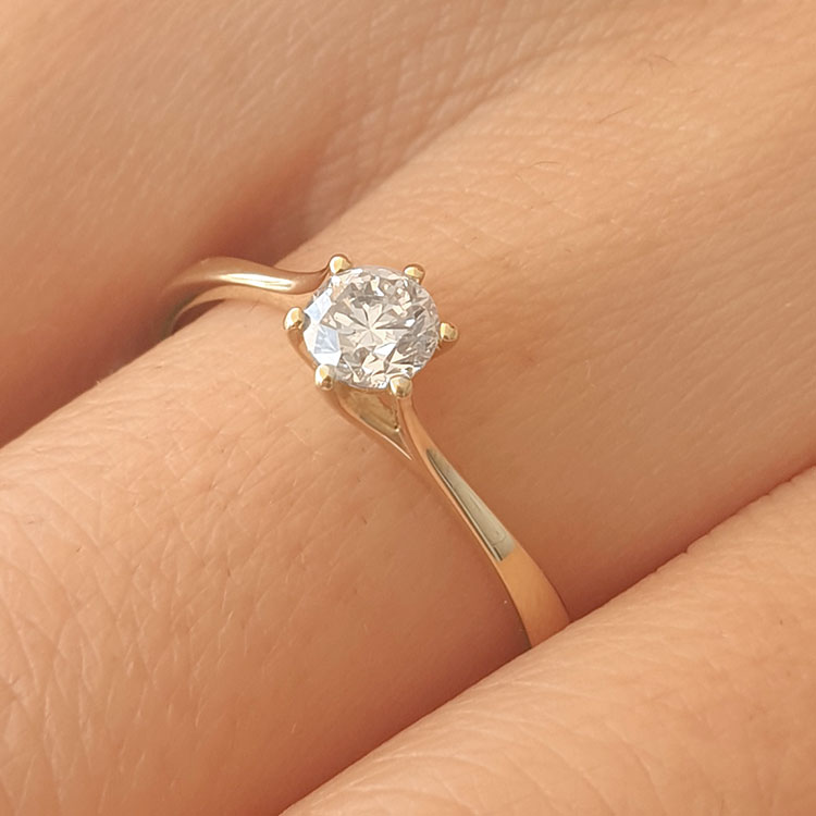 0.35ct Twist Style Engagement Ring
