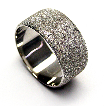 Thick wedding ring with adorned glitter