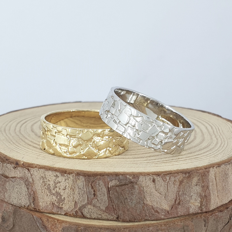 Realistic picture of 14K Gold Ring With a Special Texture