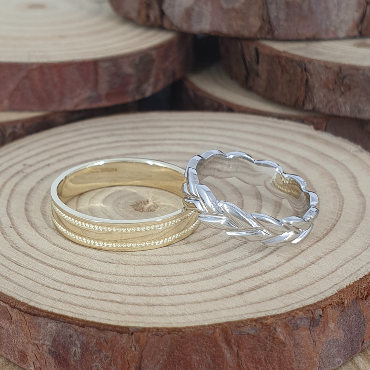 תמונה אמיתית של טבעת נישואין זהב 14k
