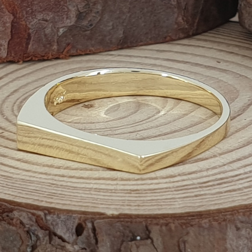 Diagonal Seal-Style Gold Ring