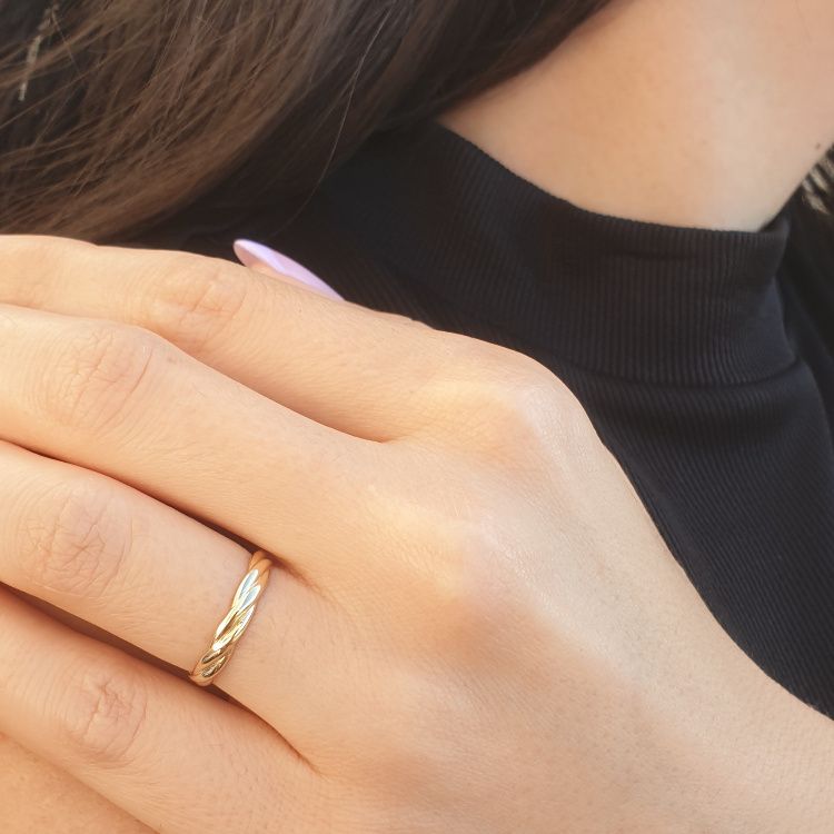 תמונה נוספת של התכשיט טבעת נישואין צמה / חבל שלושה חוטים