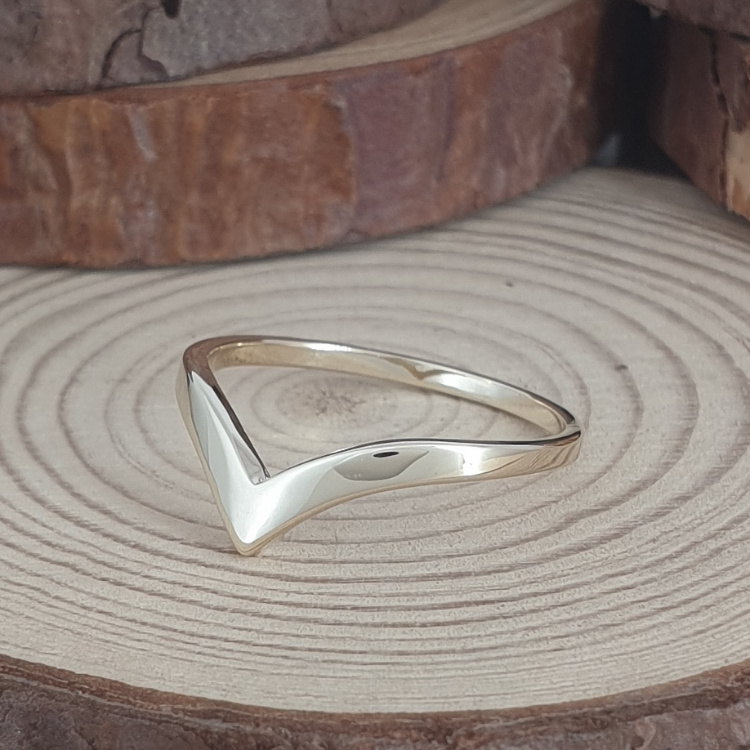 Realistic picture of 14K Gold V Ring
