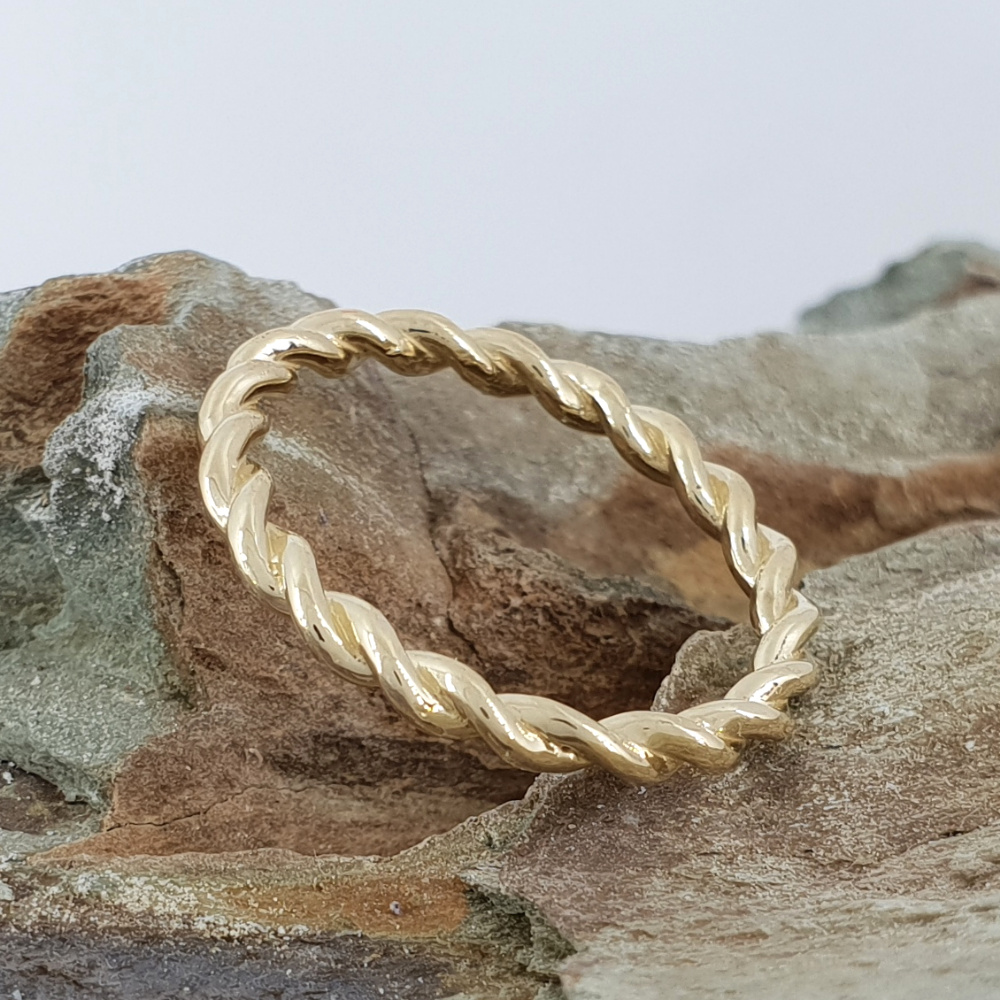Realistic picture of 14K Yellow Gold Rope Wedding Ring