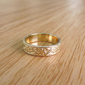 טבעת נישואין מעוטרת בסגנון עתיק