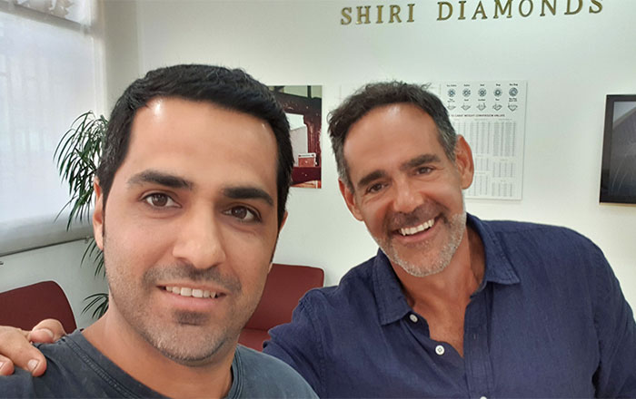 Danny Rupp buys jewelry to his wife Rotem with songs of diamonds, wedding rings